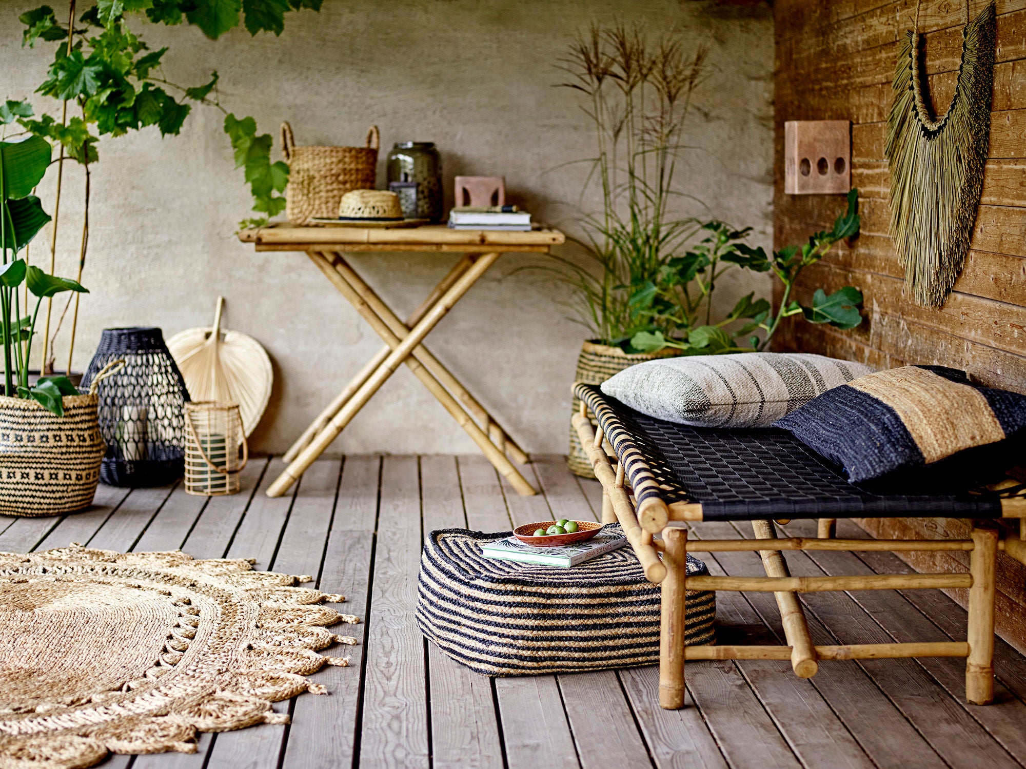 Vida Daybed – Stilren & Naturlig Daybed för Balkong & Trädgård